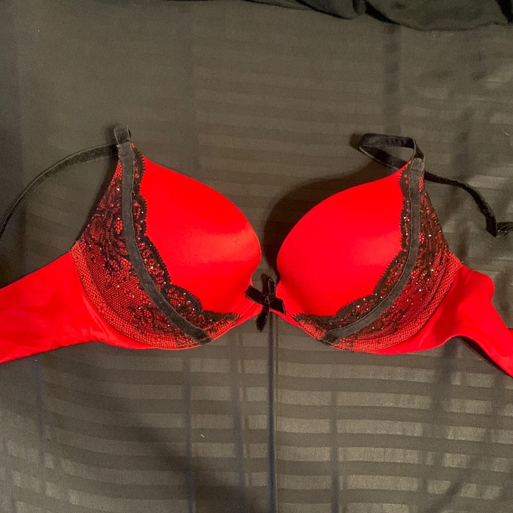 Victoria’s Secret Very Sexy Push-Up Bra